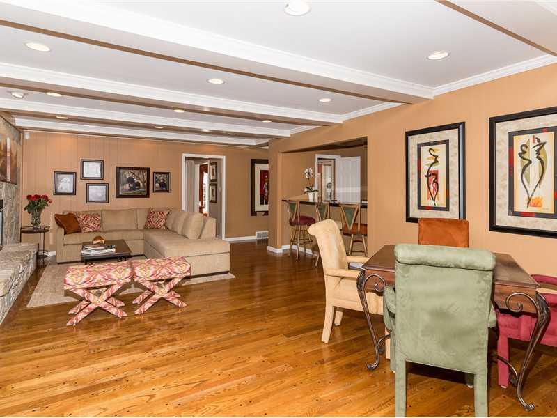 9010 Wickham Road Indianapolis, IN 46260 - Photo 12 of 24 Gallery Image 12