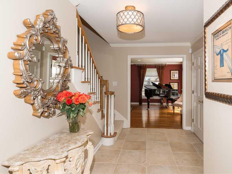 9010 Wickham Road Indianapolis, IN 46260 - Photo 4 of 24 Gallery Image 4