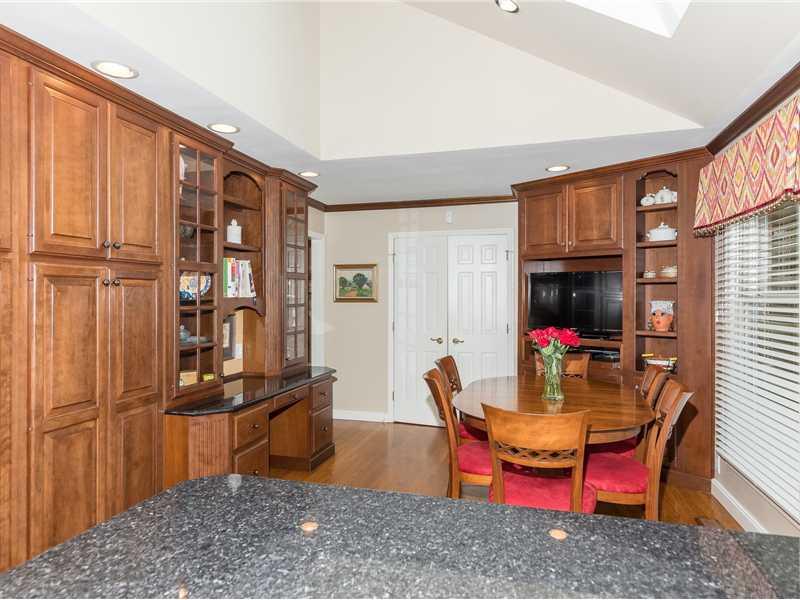 9010 Wickham Road Indianapolis, IN 46260 - Photo 9 of 24 Gallery Image 9