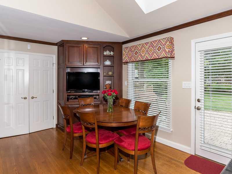 9010 Wickham Road Indianapolis, IN 46260 - Photo 10 of 24 Gallery Image 10