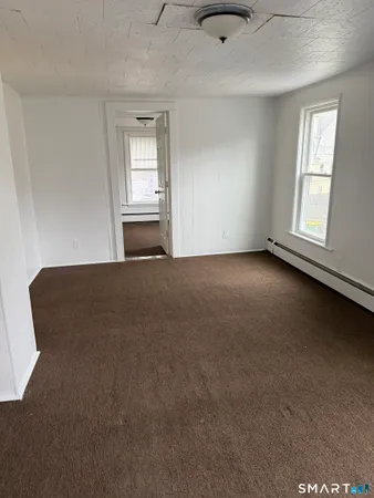 $1,550 | 33 Pilgrim Avenue, Waterbury, CT 06704
