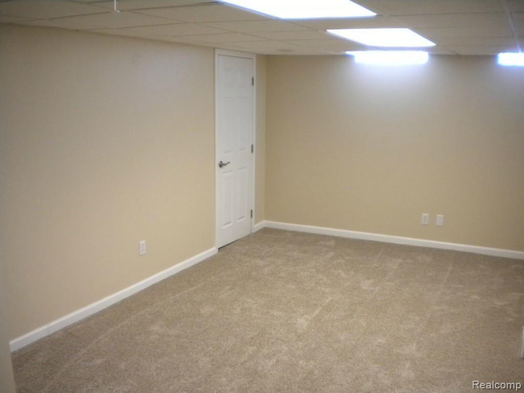 5984 Coppersmith Road Waterford, MI 48327 - Photo 20 of 23 DSCN3695.jpg