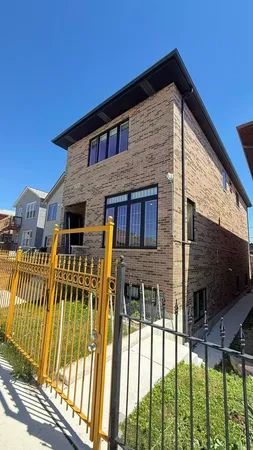 $950,000 | 2921 South Farrell Street, Chicago, IL 60608