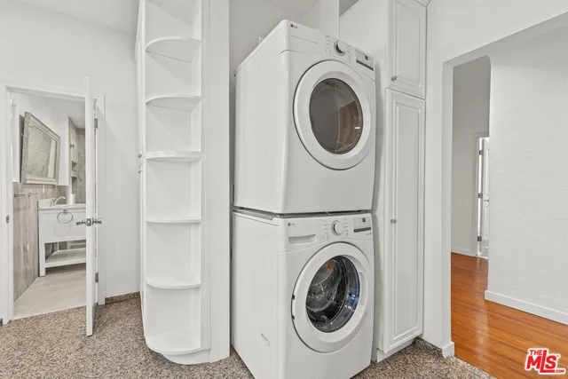 $4,995 | 8000 West 4th Street, Los Angeles, CA 90048