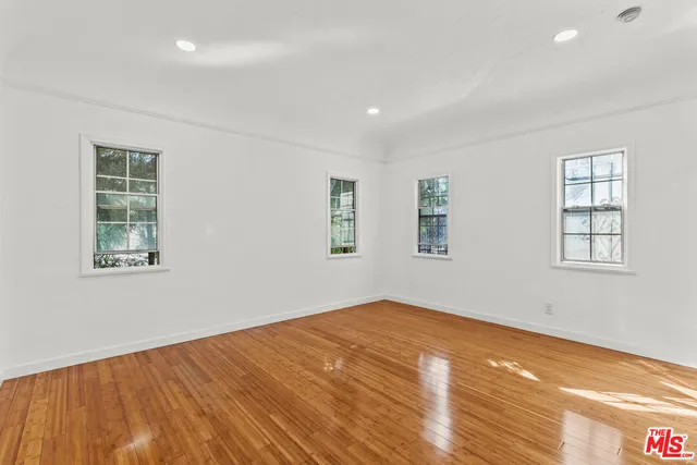 $4,995 | 8000 West 4th Street, Los Angeles, CA 90048