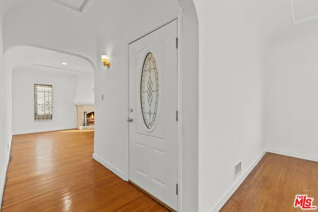 $4,995 | 8000 West 4th Street, Los Angeles, CA 90048