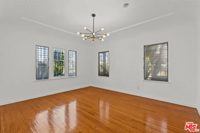 $4,995 | 8000 West 4th Street, Los Angeles, CA 90048