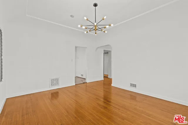 $4,995 | 8000 West 4th Street, Los Angeles, CA 90048