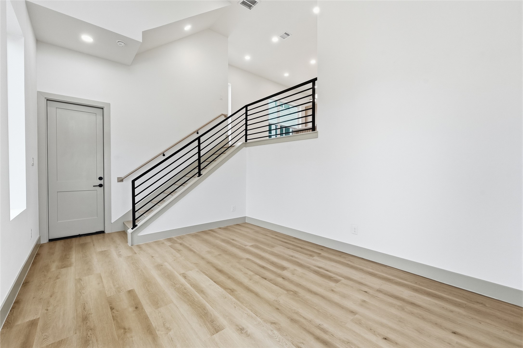 2953 Delafield Street Houston, TX 77023 - Photo 8 of 42 First Floor Living with 20 FT Ceilings