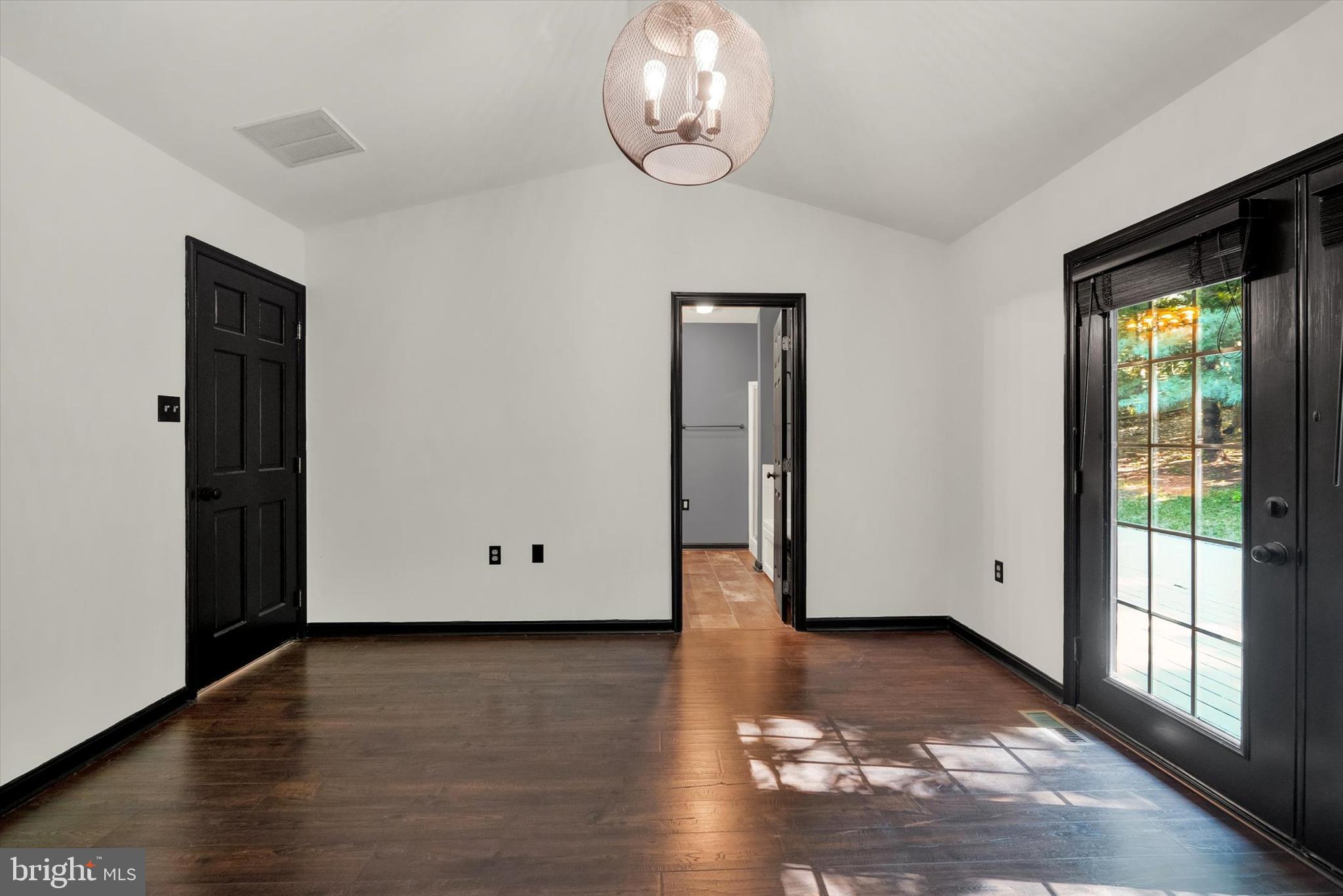 6609 Edgewood Road New Market, MD 21774 - Photo 15 of 37 Primary suite