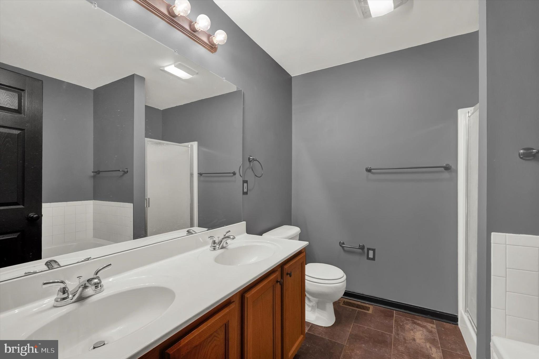 6609 Edgewood Road New Market, MD 21774 - Photo 16 of 37 Primary bath
