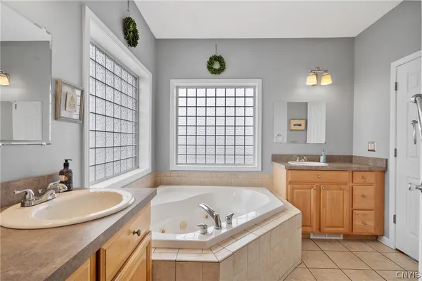 $485,000 | 7940 Joss Farm Way, Cicero, NY 13039
