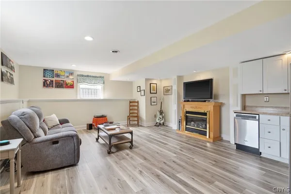$485,000 | 7940 Joss Farm Way, Cicero, NY 13039