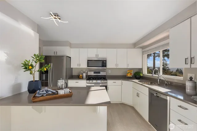 $1,799,000 | 17145 Northeast 5th Place, Bellevue, WA 98008