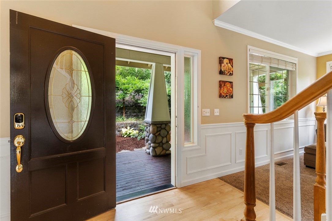 19511 Southeast May Valley Road Issaquah, WA 98027 - Photo 13 of 25 Gallery Image 13
