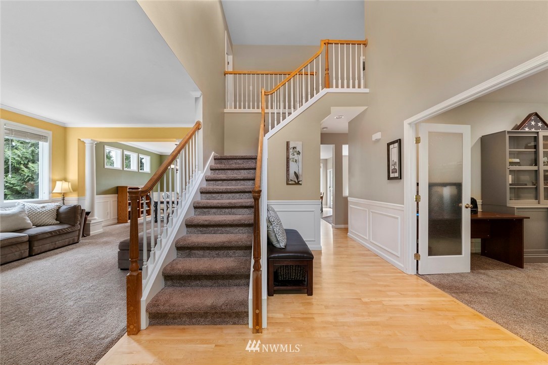 19511 Southeast May Valley Road Issaquah, WA 98027 - Photo 14 of 25 Gallery Image 14