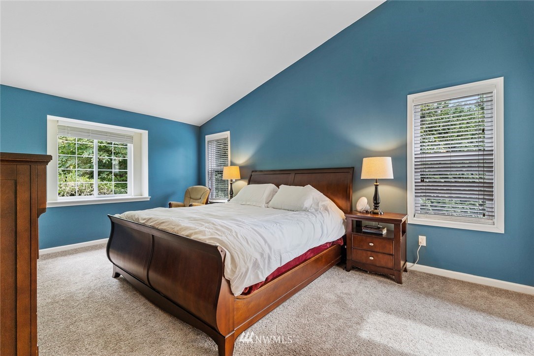 19511 Southeast May Valley Road Issaquah, WA 98027 - Photo 16 of 25 Gallery Image 16