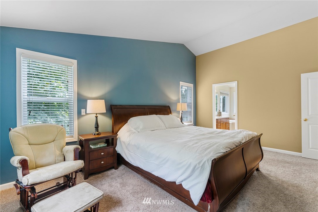 19511 Southeast May Valley Road Issaquah, WA 98027 - Photo 17 of 25 Gallery Image 17