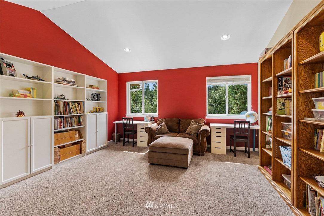 19511 Southeast May Valley Road Issaquah, WA 98027 - Photo 24 of 25 Gallery Image 24