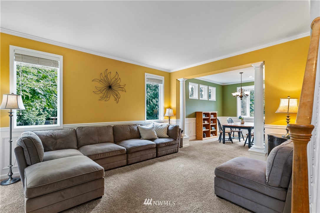 19511 Southeast May Valley Road Issaquah, WA 98027 - Photo 5 of 25 Gallery Image 5
