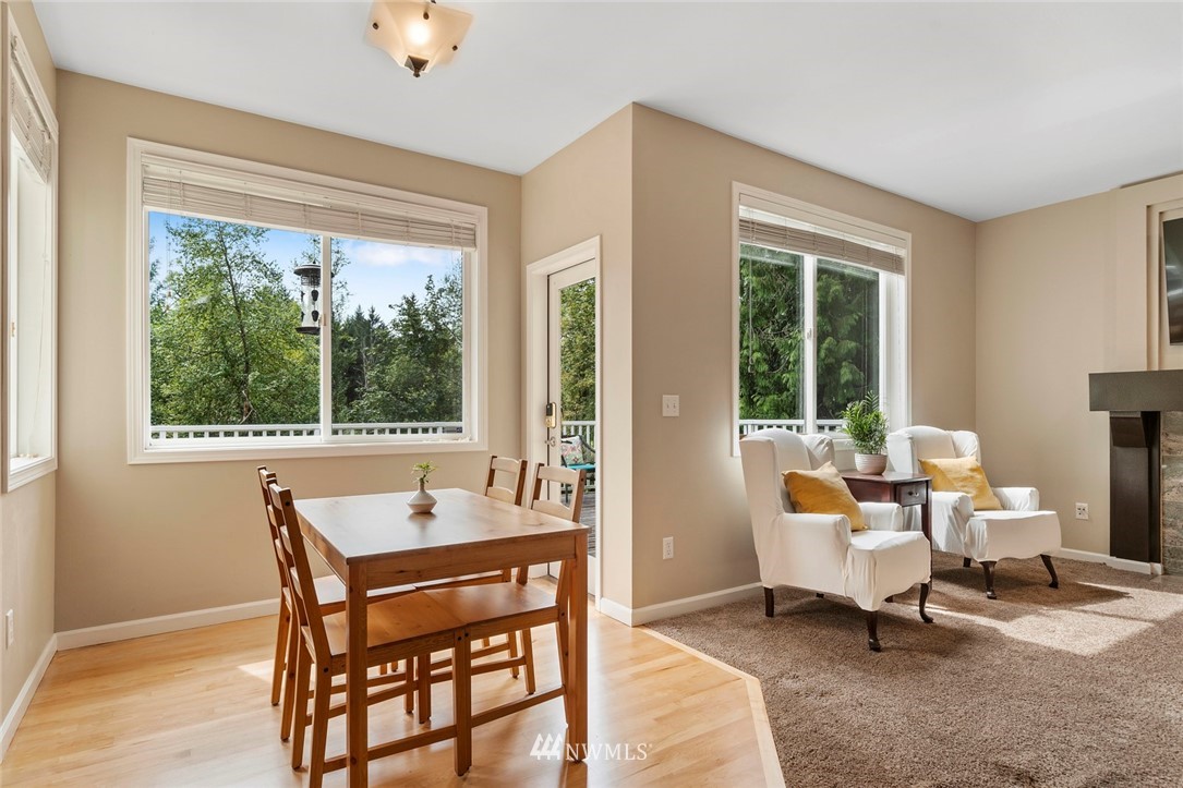 19511 Southeast May Valley Road Issaquah, WA 98027 - Photo 9 of 25 Gallery Image 9