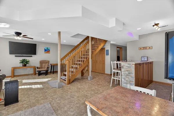 $392,500 | 43 Hole In The Wall Court, Wilmington, IL 60481