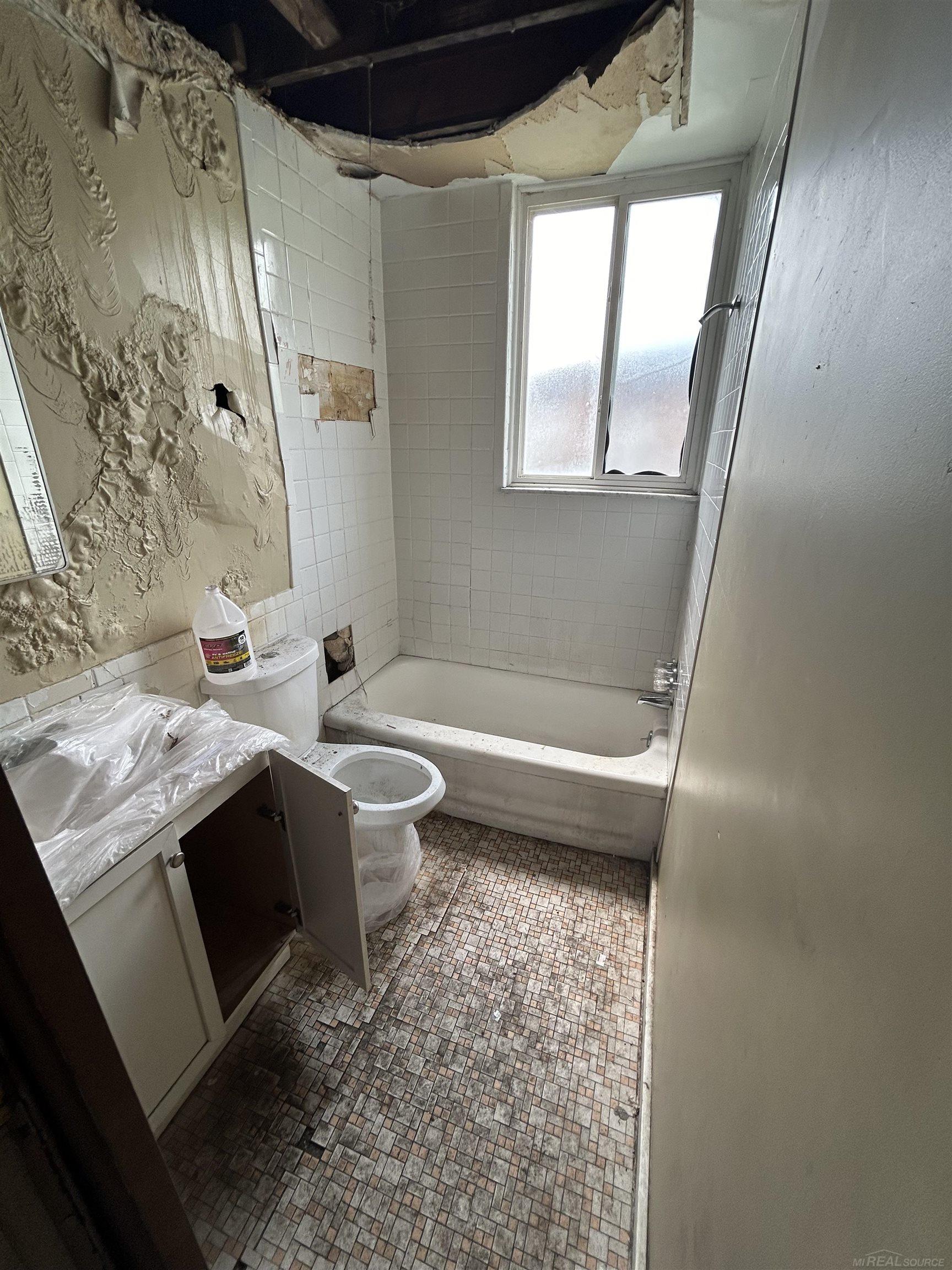 16501-16561 Greenfield Road Detroit, MI 48235 - Photo 22 of 27 Gallery Image 22