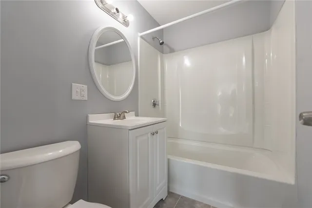 $2,000 | 49 Hollis Street, Providence, RI 02907