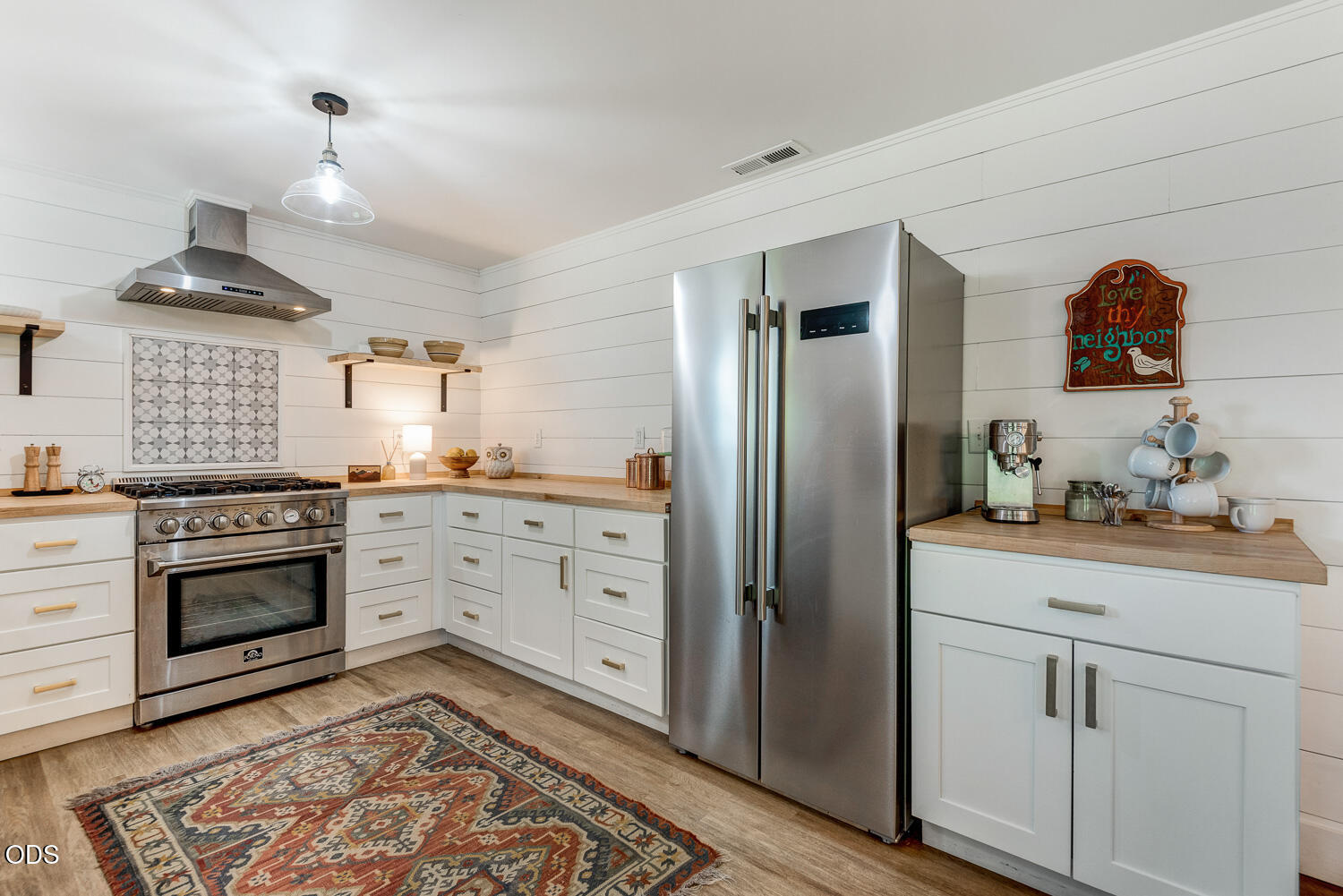 1971 Southwest 23rd Street Redmond, OR 97756 - Photo 15 of 47
