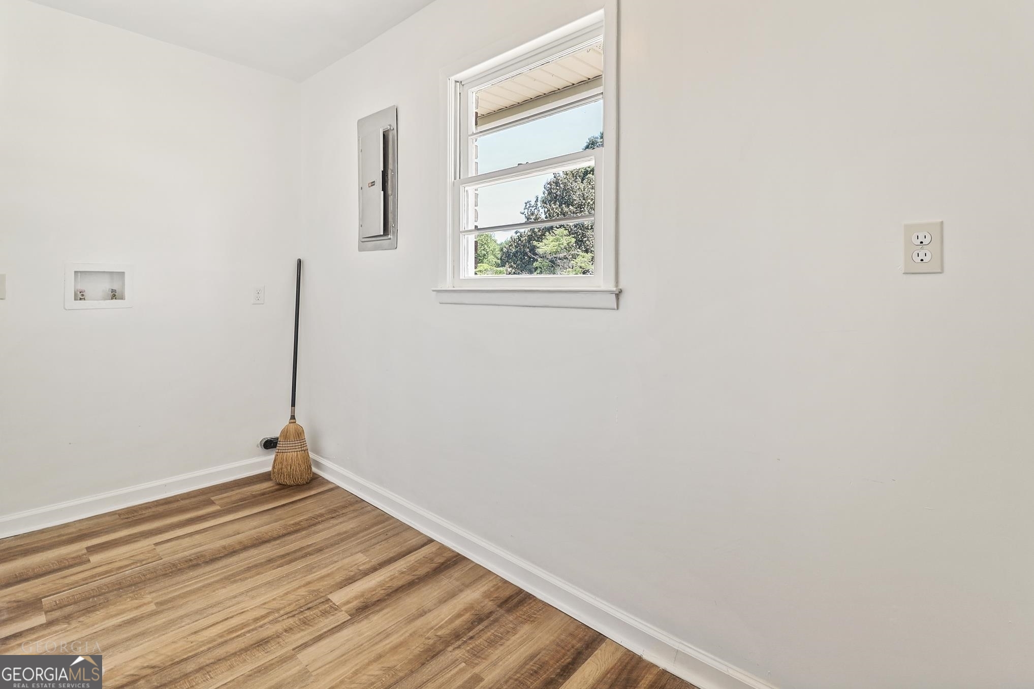 55 Welcome Sargent Road Newnan, GA 30263 - Photo 9 of 20 a view of a room with wooden floor and window