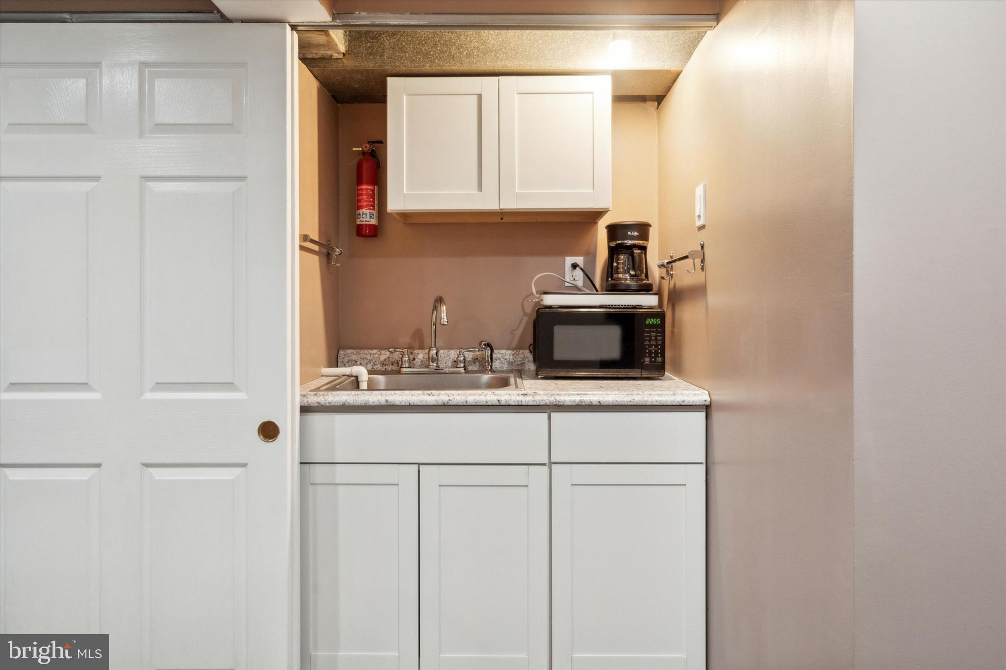 2832 Shipley Road Philadelphia, PA 19152 - Photo 28 of 31 Kitchenette with hotplate, microwave and coffee