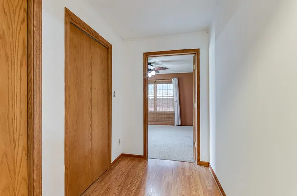 $225,000 | 10 Northeast Circle Drive, Joliet, IL 60433