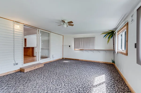 $225,000 | 10 Northeast Circle Drive, Joliet, IL 60433