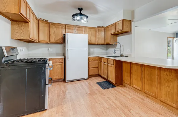 $225,000 | 10 Northeast Circle Drive, Joliet, IL 60433
