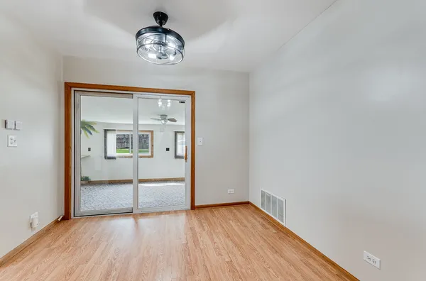 $225,000 | 10 Northeast Circle Drive, Joliet, IL 60433