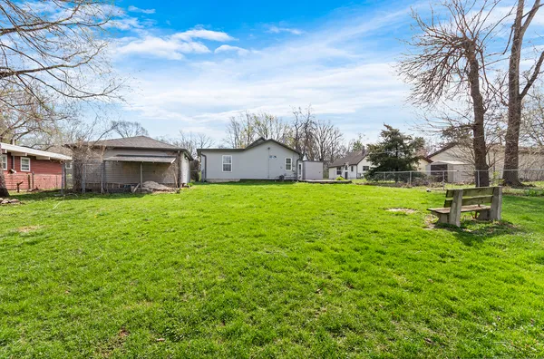$225,000 | 10 Northeast Circle Drive, Joliet, IL 60433