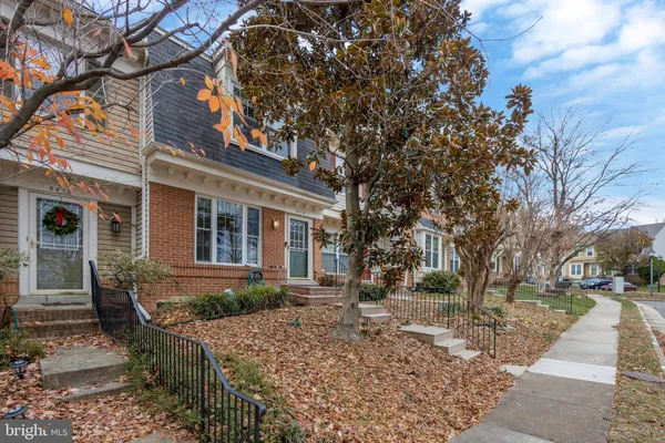 $2,800 | 6610 Cypress Point Road, Alexandria, VA 22312