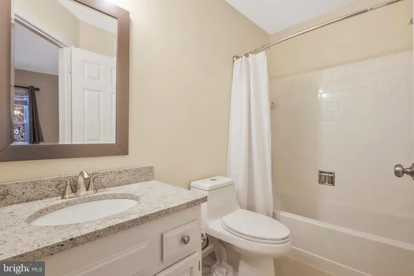 $2,800 | 6610 Cypress Point Road, Alexandria, VA 22312