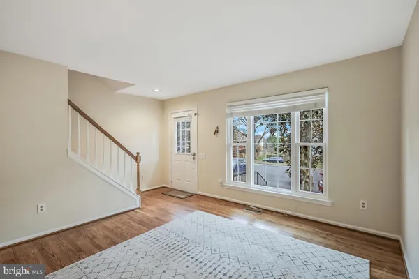 $2,800 | 6610 Cypress Point Road, Alexandria, VA 22312