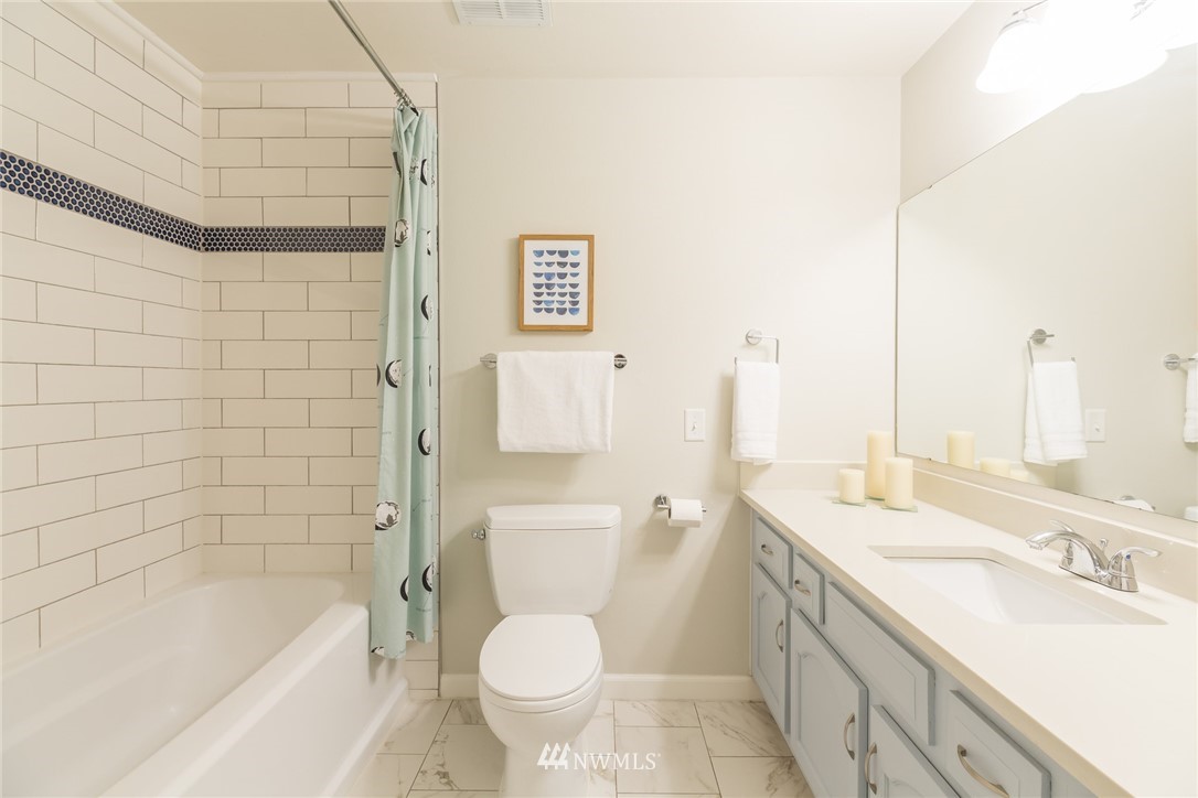 9740 43rd Place Southwest Seattle, WA 98136 - Photo 13 of 25 Gallery Image 13