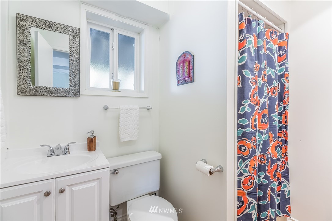 9740 43rd Place Southwest Seattle, WA 98136 - Photo 18 of 25 Gallery Image 18