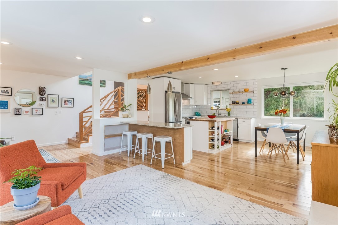 9740 43rd Place Southwest Seattle, WA 98136 - Photo 3 of 25 Gallery Image 3