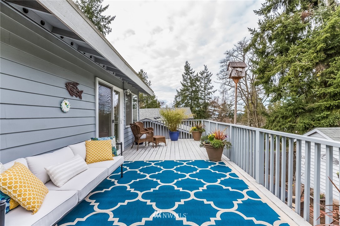 9740 43rd Place Southwest Seattle, WA 98136 - Photo 4 of 25 Gallery Image 4