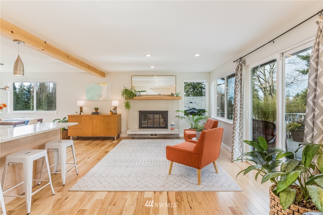 9740 43rd Place Southwest Seattle, WA 98136 - Photo 6 of 25 Gallery Image 6