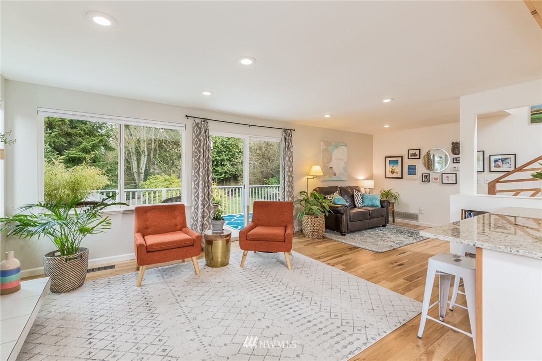 9740 43rd Place Southwest Seattle, WA 98136 - Photo 7 of 25 Gallery Image 7