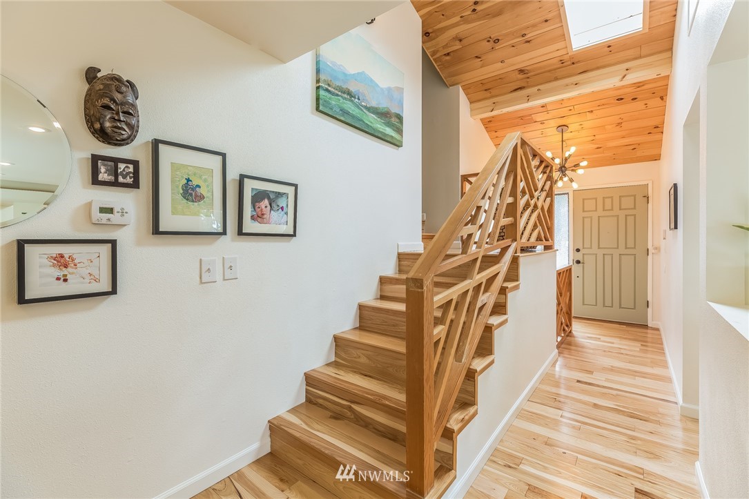 9740 43rd Place Southwest Seattle, WA 98136 - Photo 8 of 25 Gallery Image 8