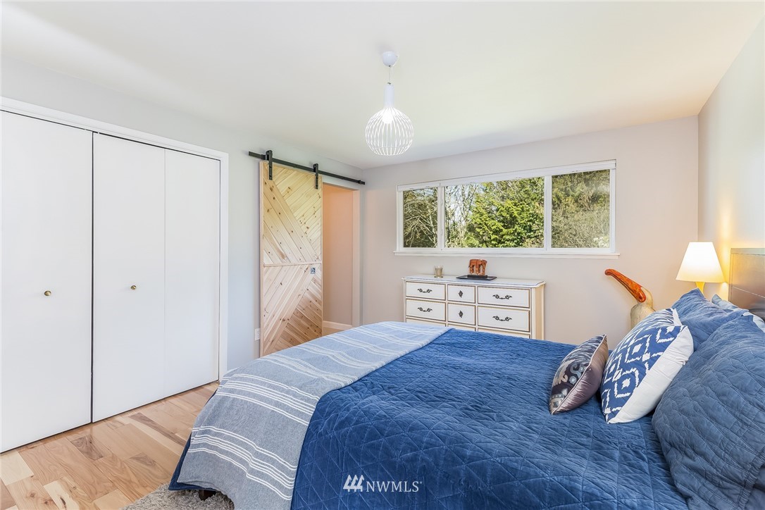 9740 43rd Place Southwest Seattle, WA 98136 - Photo 9 of 25 Gallery Image 9