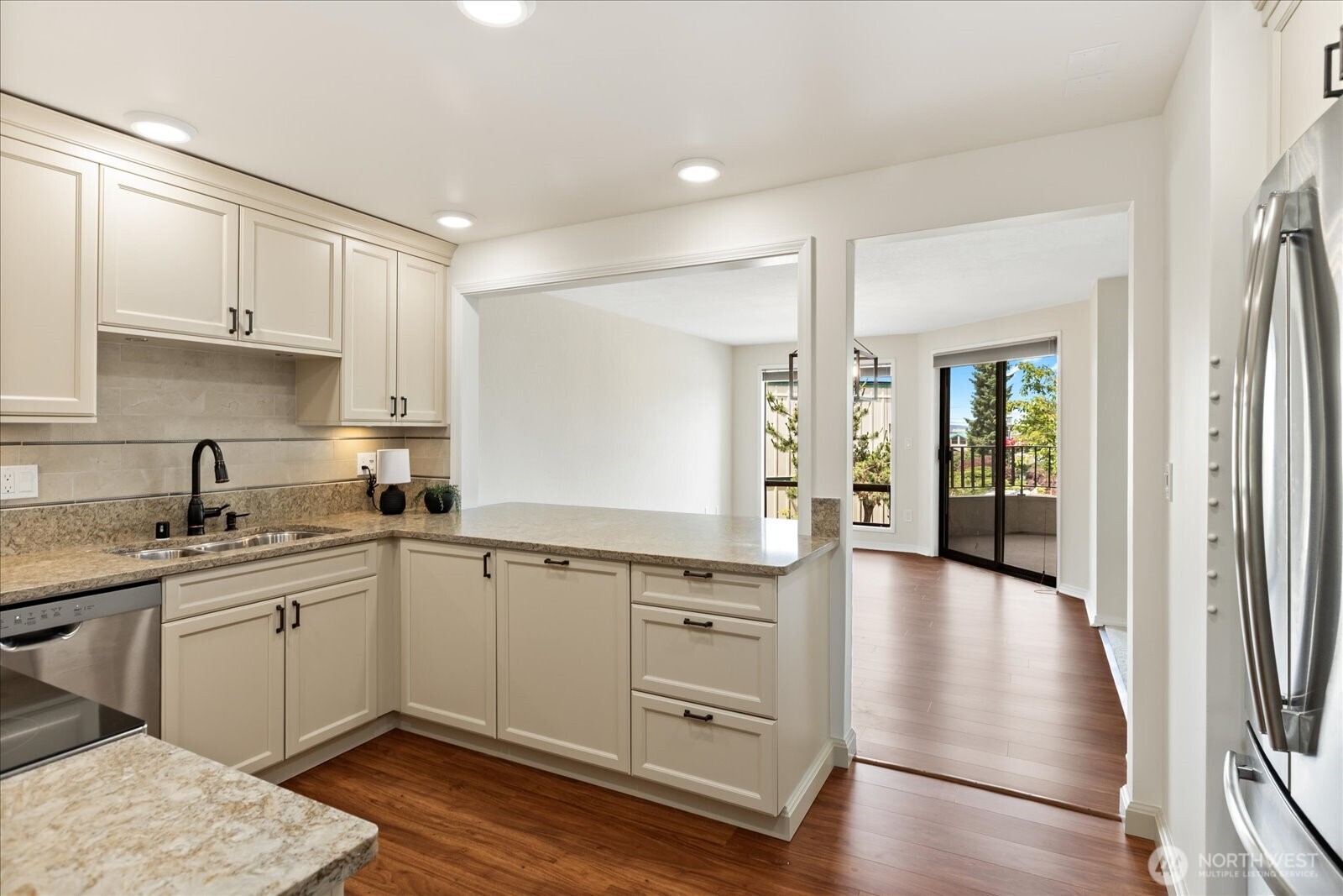 518 Bell Street, Unit 101 Edmonds, WA 98020 - Photo 11 of 40 Gallery Image 11