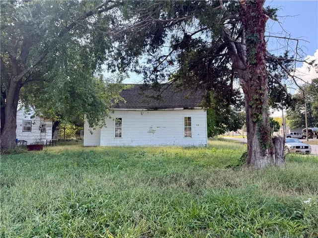 $20,000 | 801 East Park Street, Rich Hill, MO 64779