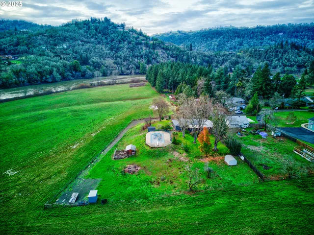 $495,000 | 911 Harlan Street, Roseburg, OR 97471